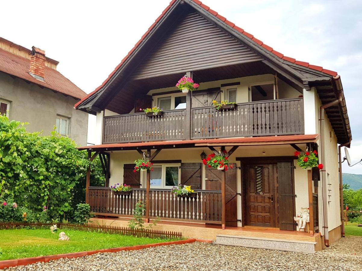 Hotel Casa Ursului Bujoreni Exterior foto